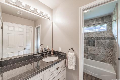 218 Deer Ridge La Vernia TX 78121