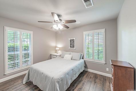 218 Deer Ridge La Vernia TX 78121