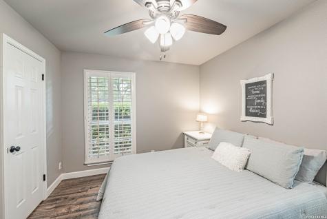 218 Deer Ridge La Vernia TX 78121