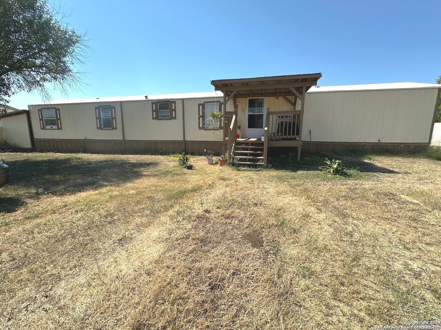 240 Lakeview Pleasanton TX 78064