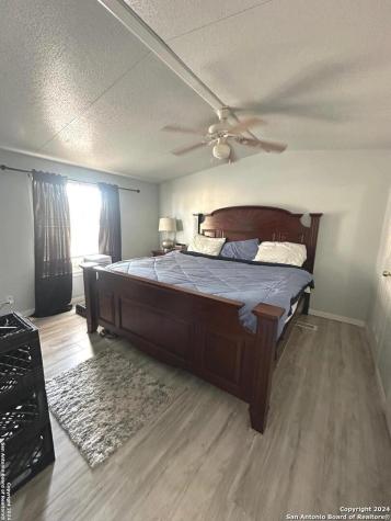 240 Lakeview Pleasanton TX 78064