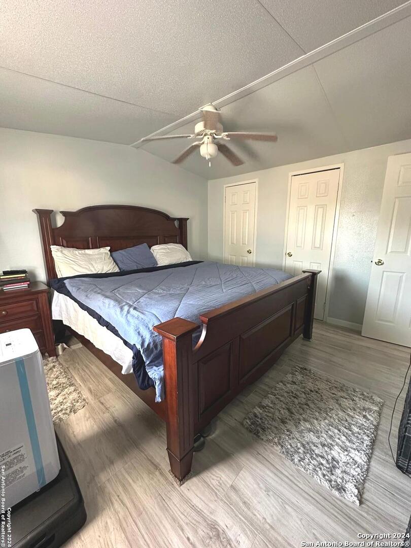 240 Lakeview Pleasanton TX 78064