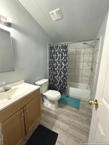 240 Lakeview Pleasanton TX 78064