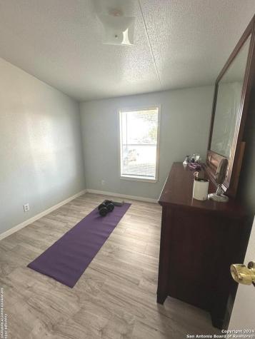 240 Lakeview Pleasanton TX 78064