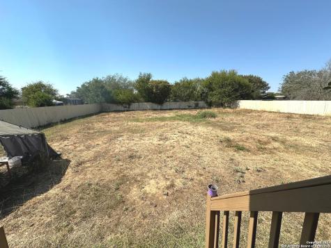 240 Lakeview Pleasanton TX 78064