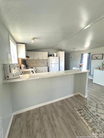 240 Lakeview Pleasanton TX 78064