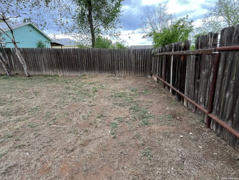 602 S 6th Street Stockdale TX 78160