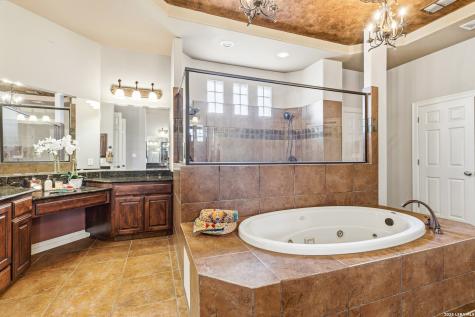 615 Sentry Hill San Antonio TX 78260