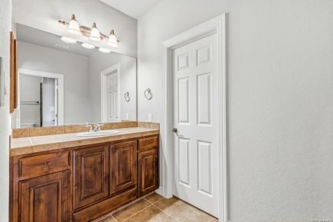615 Sentry Hill San Antonio TX 78260