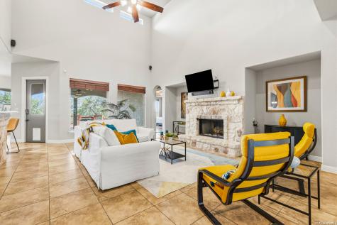 615 Sentry Hill San Antonio TX 78260