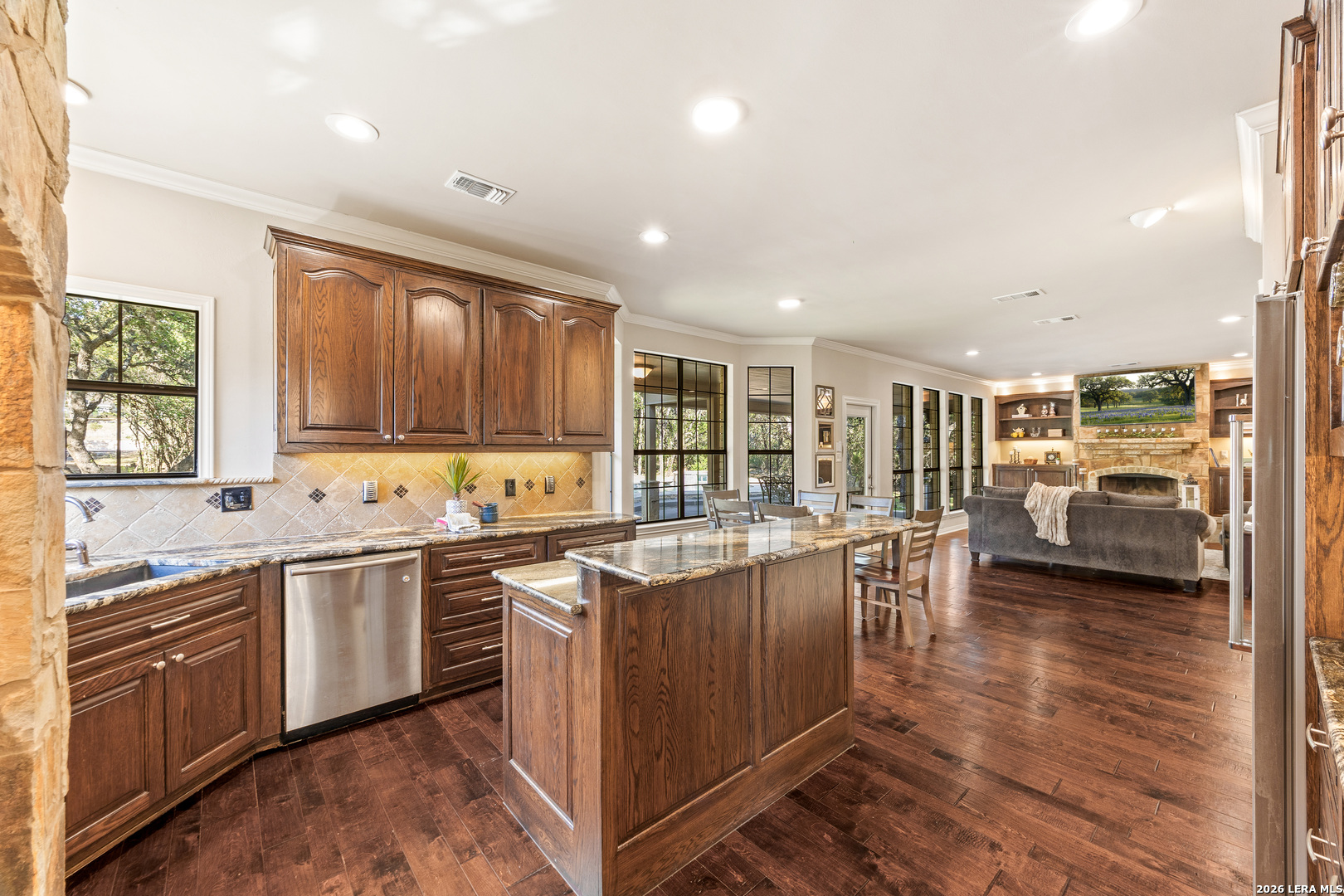 31586 Scarteen Fair Oaks Ranch TX 78015