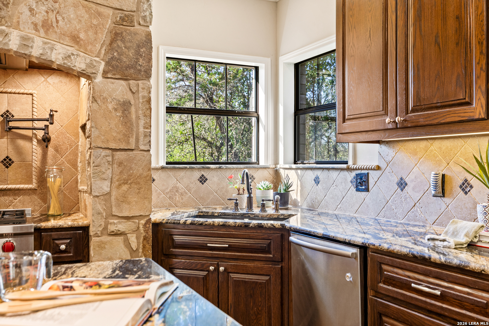 31586 Scarteen Fair Oaks Ranch TX 78015