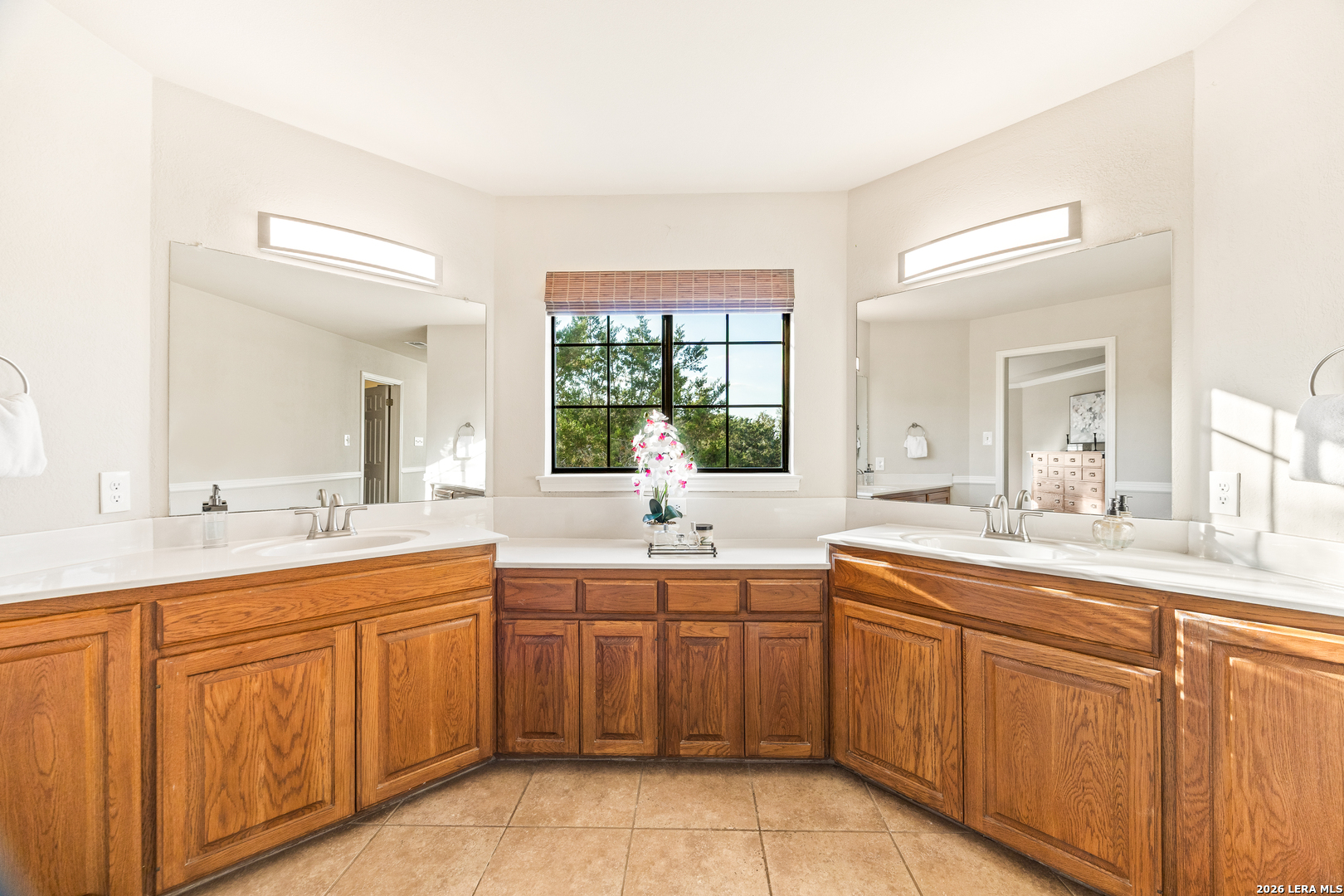 31586 Scarteen Fair Oaks Ranch TX 78015