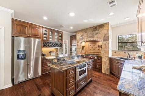 31586 Scarteen Fair Oaks Ranch TX 78015