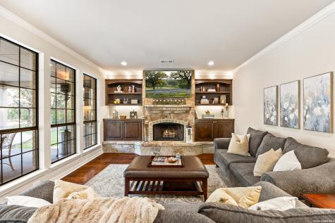 31586 Scarteen Fair Oaks Ranch TX 78015
