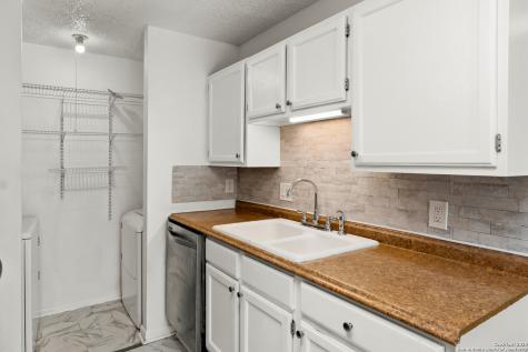 6248 Valley Queen San Antonio TX 78250