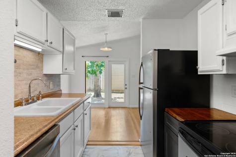 6248 Valley Queen San Antonio TX 78250