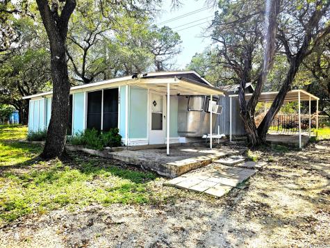 12064 Park Road 37 Lakehills TX 78063