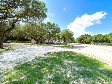 12064 Park Road 37 Lakehills TX 78063