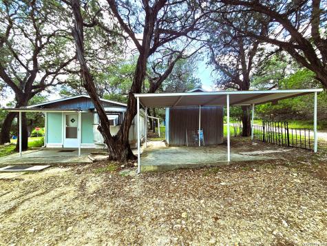 12064 Park Road 37 Lakehills TX 78063