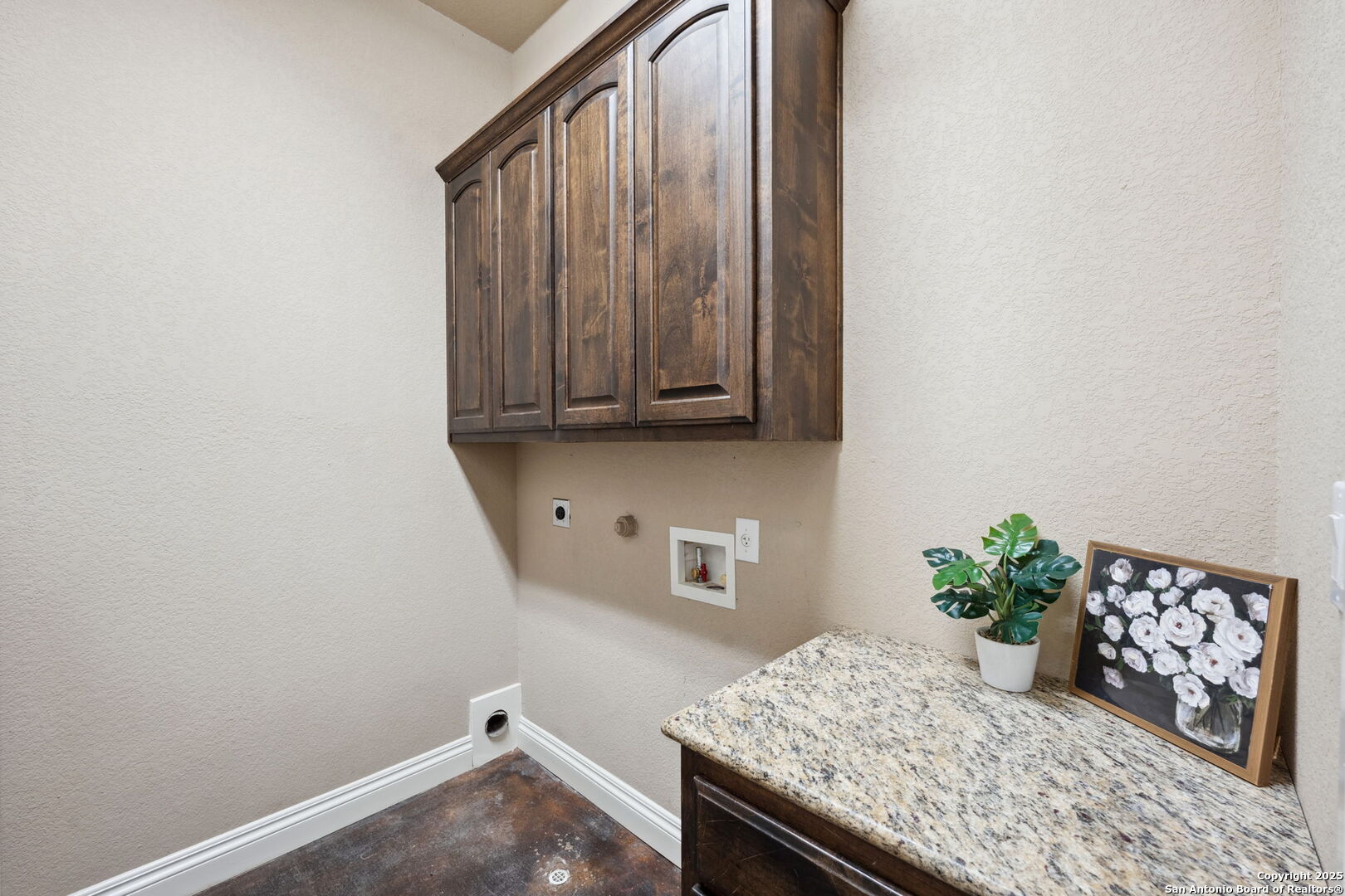 287 County Road 2801 E. Mico TX 78056