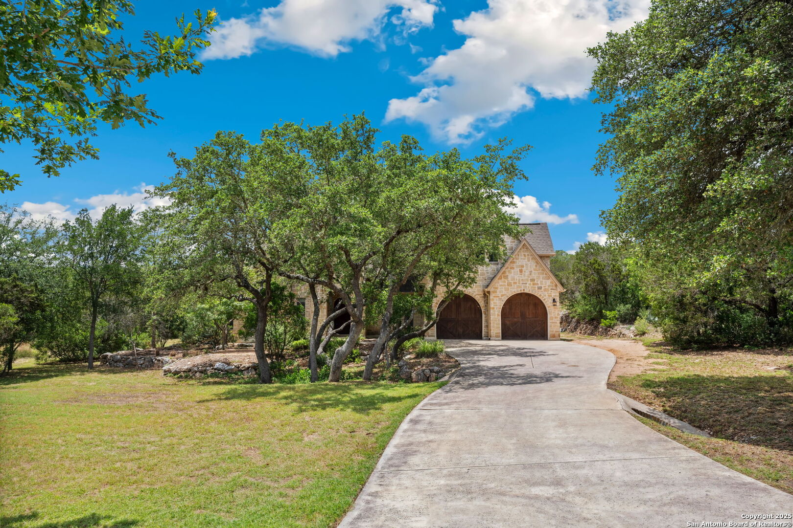 287 County Road 2801 E. Mico TX 78056