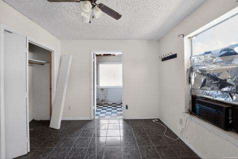 1120 Fort Clark Uvalde TX 78801
