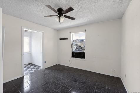 1120 Fort Clark Uvalde TX 78801