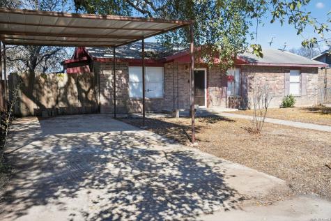 1120 Fort Clark Uvalde TX 78801