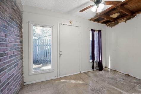 1120 Fort Clark Uvalde TX 78801