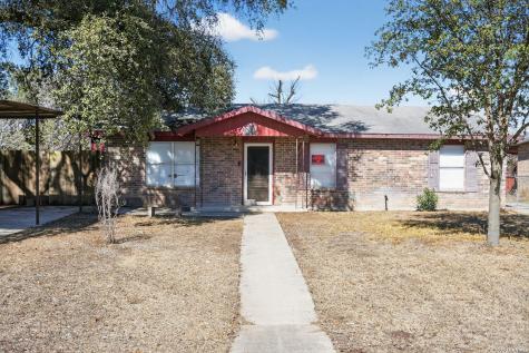 1120 Fort Clark Uvalde TX 78801