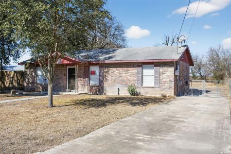 1120 Fort Clark Uvalde TX 78801