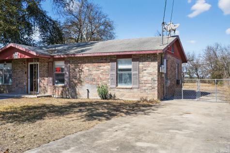 1120 Fort Clark Uvalde TX 78801