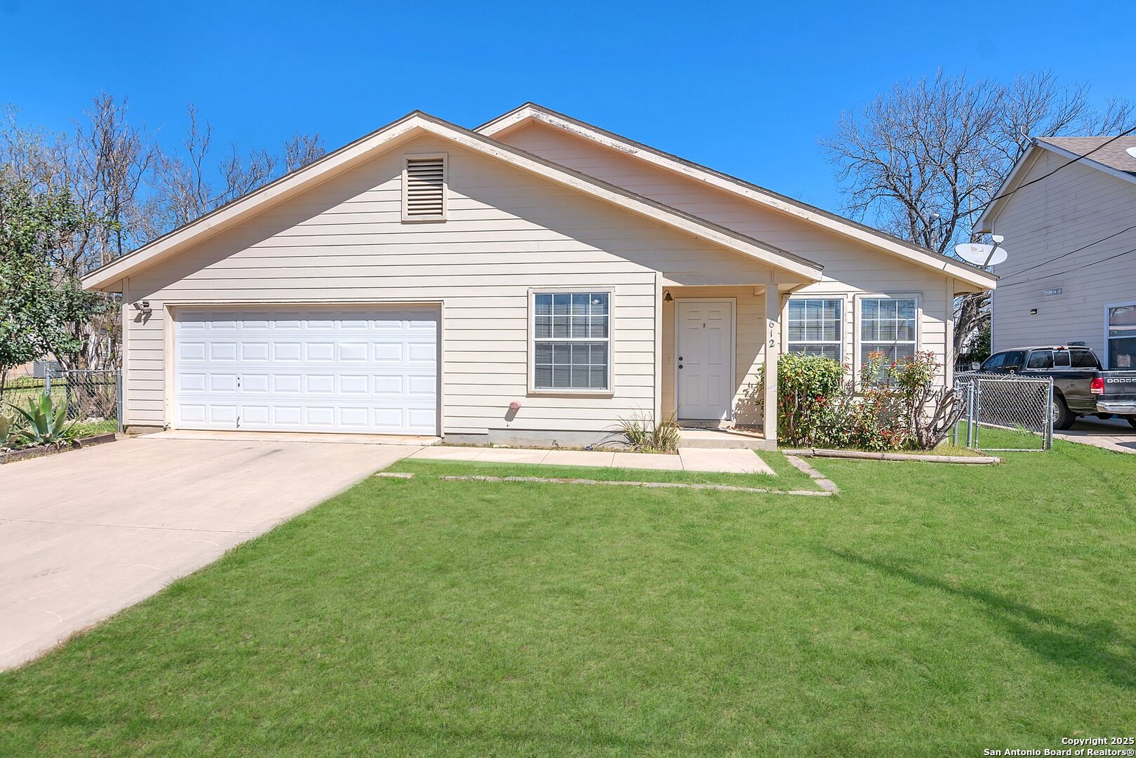 612 E Theissen Boerne TX 78006