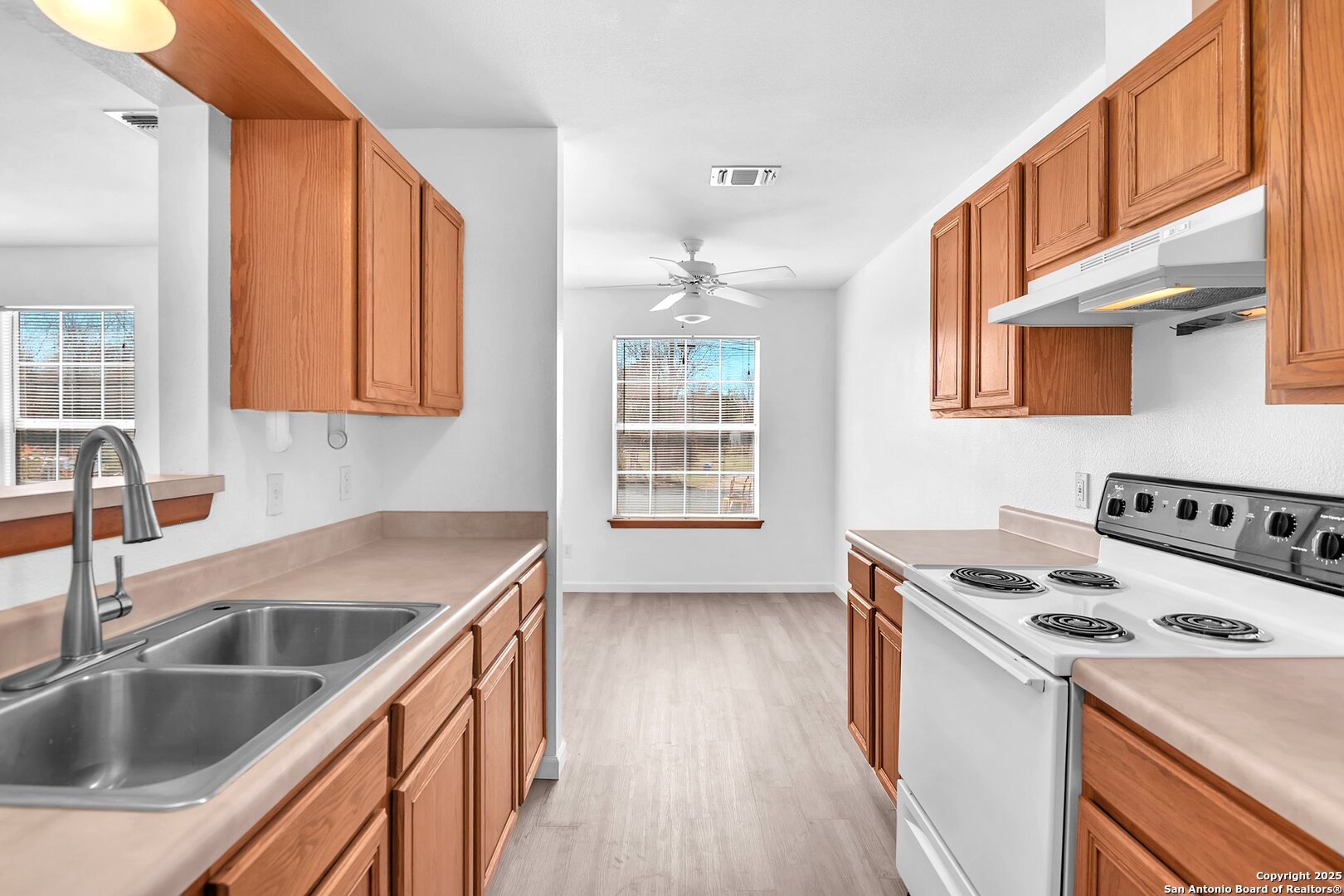 612 E Theissen Boerne TX 78006