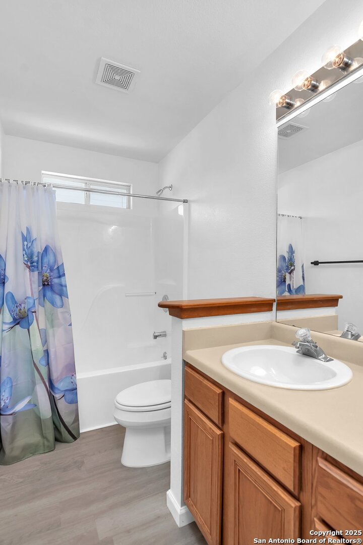 612 E Theissen Boerne TX 78006