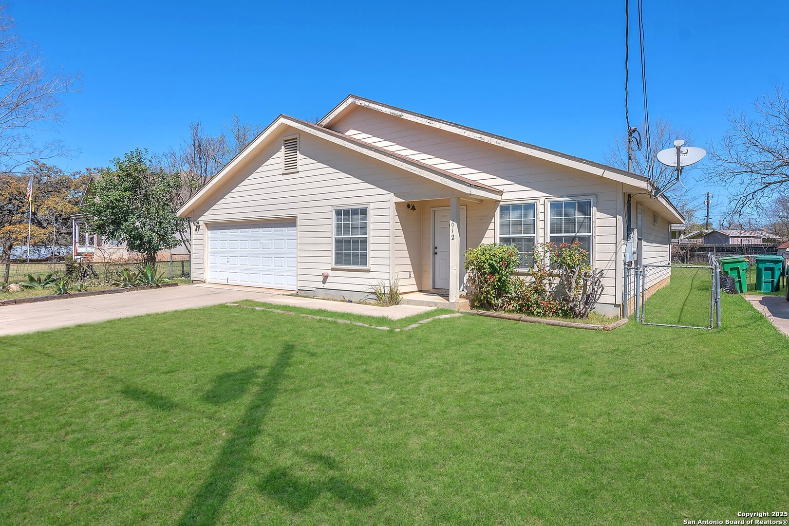 612 E Theissen Boerne TX 78006