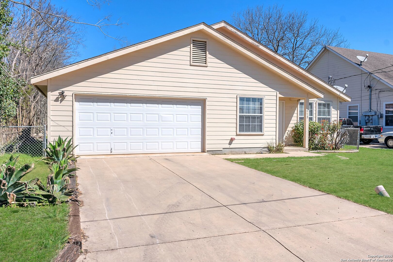 612 E Theissen Boerne TX 78006
