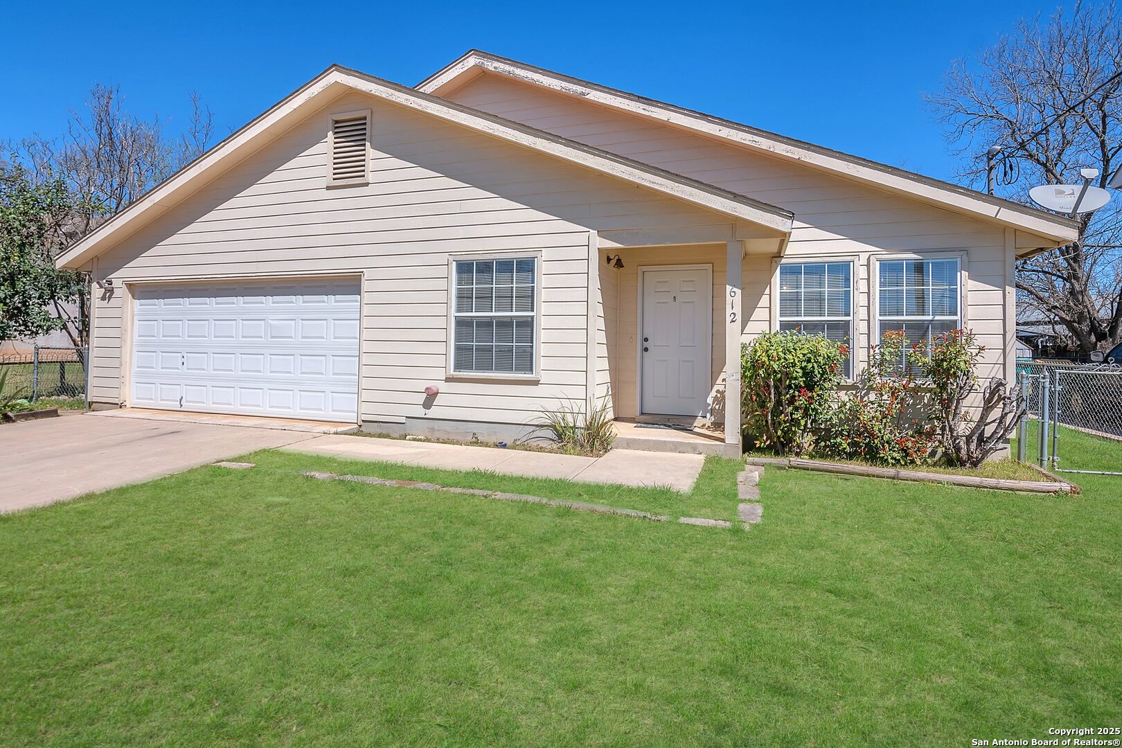 612 E Theissen Boerne TX 78006