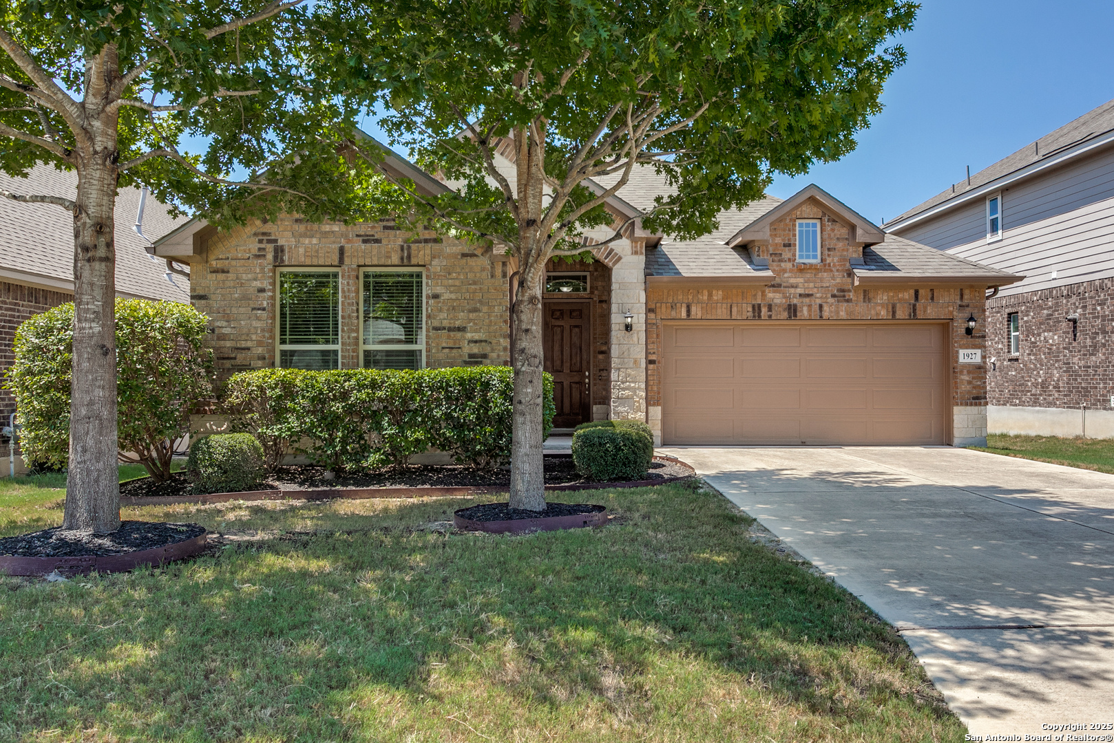 1927 Sirius Grove San Antonio TX 78245