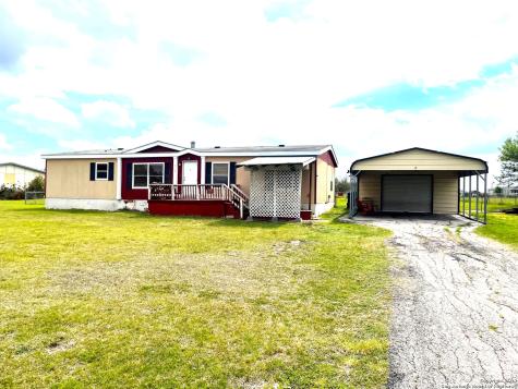 118 Davie Lane Marion TX 78124