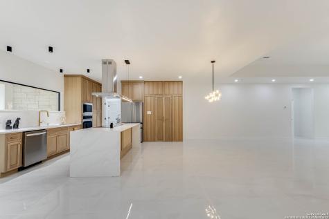 864 Paddy Road Floresville TX 78114