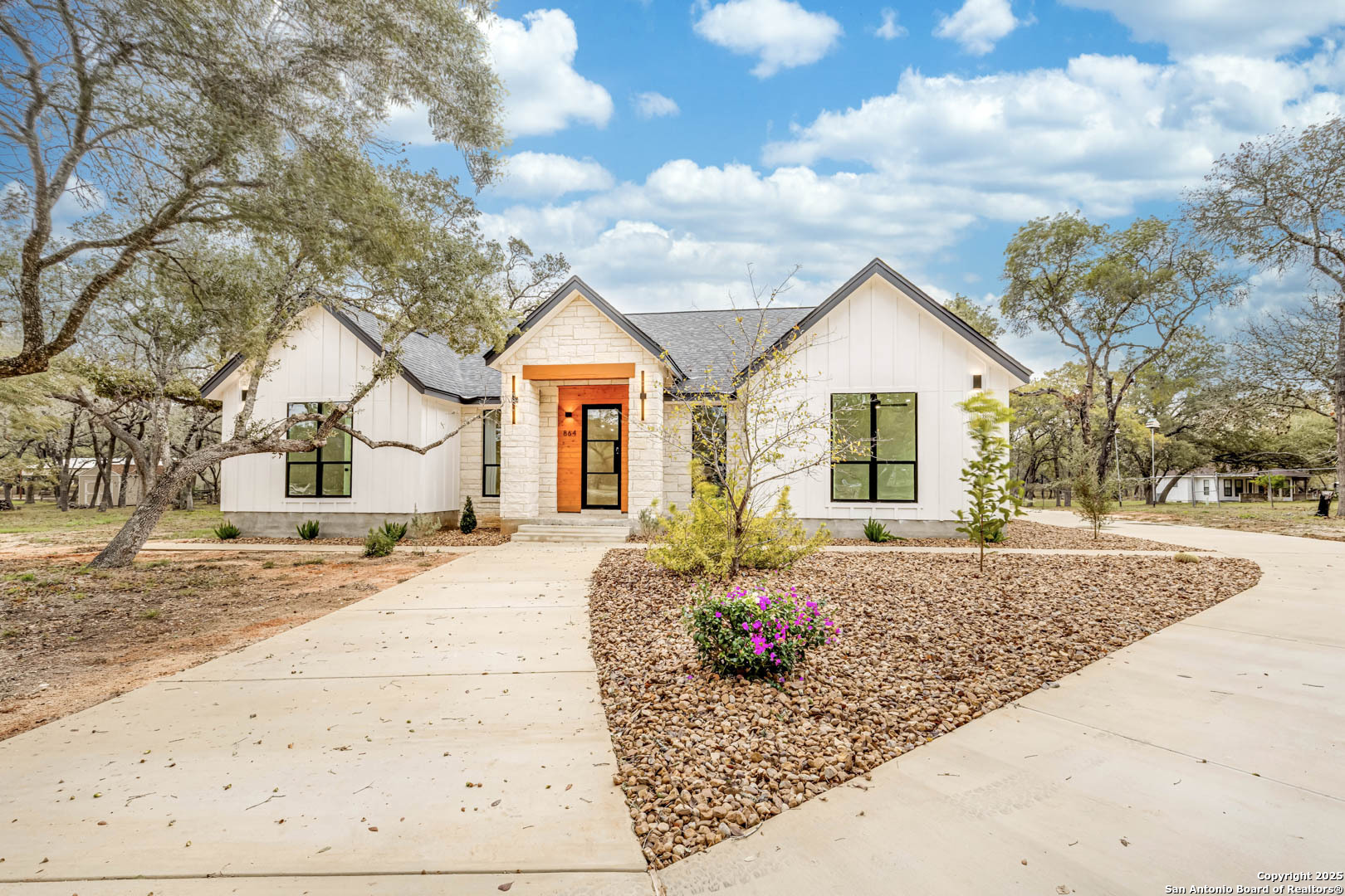 864 Paddy Road Floresville TX 78114