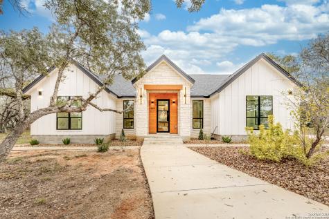 864 Paddy Road Floresville TX 78114