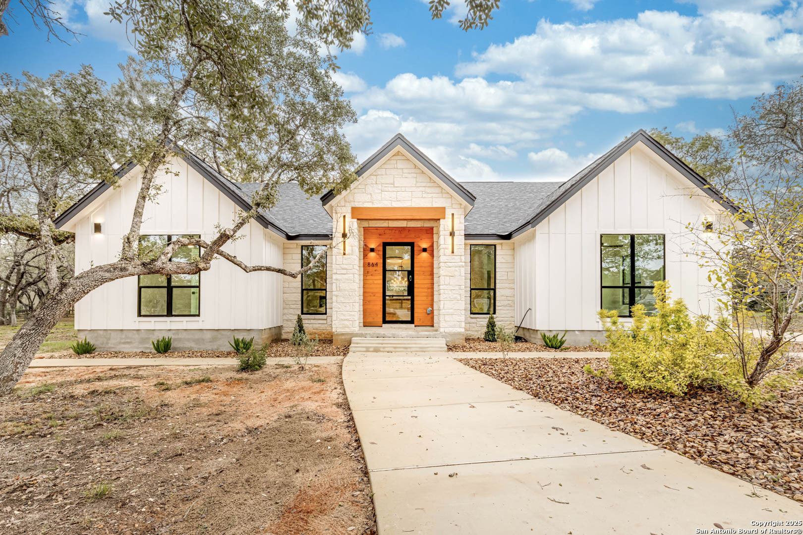864 Paddy Road Floresville TX 78114