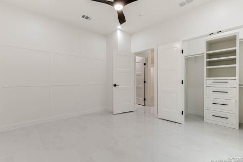 864 Paddy Road Floresville TX 78114