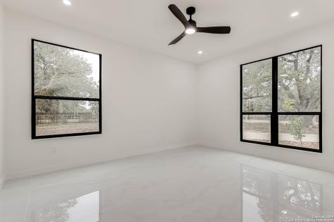 864 Paddy Road Floresville TX 78114