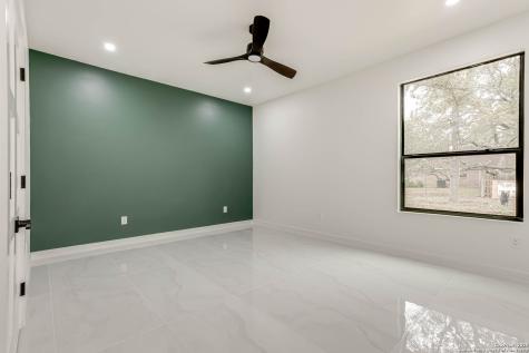 864 Paddy Road Floresville TX 78114