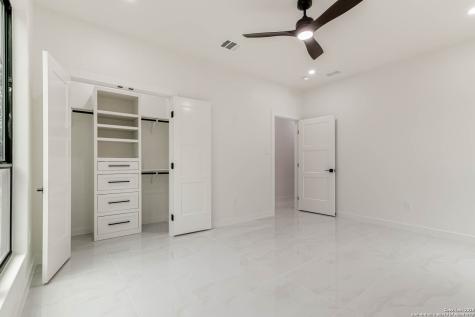 864 Paddy Road Floresville TX 78114