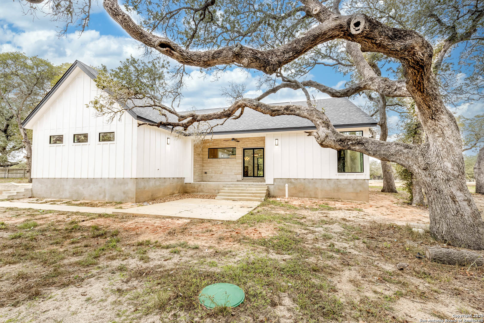 864 Paddy Road Floresville TX 78114